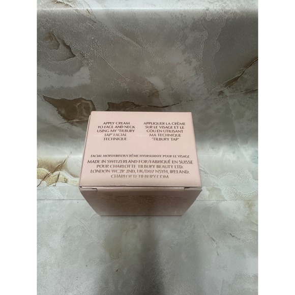 Charlotte Tilbury Magic Cream Instant Turnaround Moisturiser 15ml 0.5 Fl Oz - Picture 3 of 4